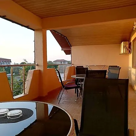 Casa Evelin 2mai Отель